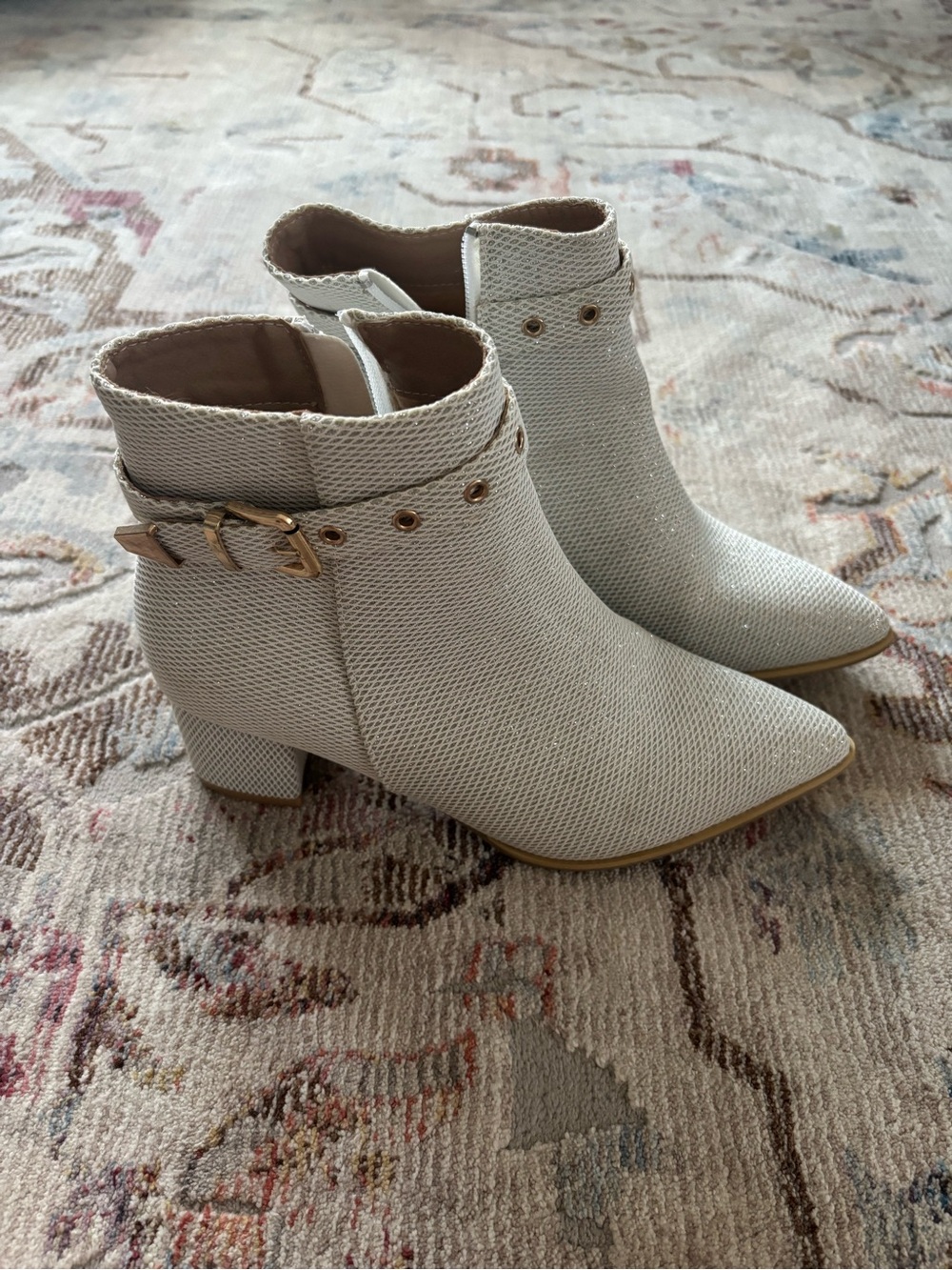 Women's Silver Textured Pointed-Toe Ankle Boots